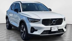 2025 Volvo XC40 B5 Plus Dark Theme