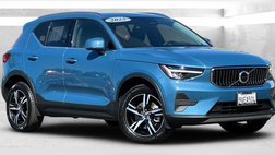 2025 Volvo XC40 B5 Core Bright Theme