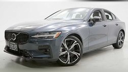 2024 Volvo S60 B5 Ultimate Dark Theme