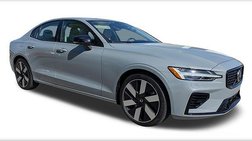 2024 Volvo S60 Recharge T8 Ultimate Dark Theme