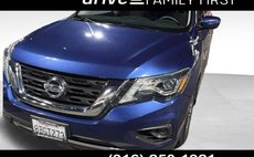2017 Nissan Pathfinder S