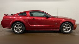 2005 Ford Mustang GT Deluxe