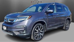 2019 Honda Pilot Touring w/Rear Captain's Chairs