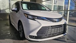 2022 Toyota Sienna LE 8-Passenger