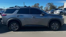 2024 Nissan Pathfinder SV