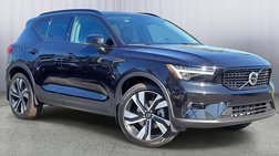 2025 Volvo XC40 B5 Ultra Dark Theme