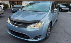 2017 Chrysler Pacifica Hybrid Platinum
