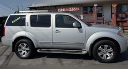 2012 Nissan Pathfinder LE