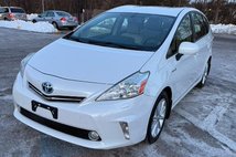 2014 Toyota Prius v Five