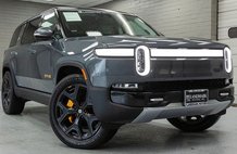 2023 Rivian R1S Adventure