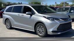 2025 Toyota Sienna LE 8-Passenger