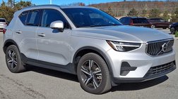 2025 Volvo XC40 B5 Core Bright Theme