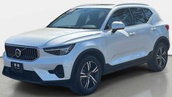2025 Volvo XC40 B5 Core Bright Theme
