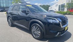 2024 Nissan Pathfinder SL