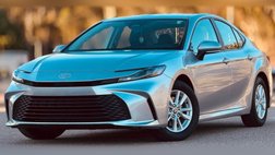 2025 Toyota Camry Hybrid LE