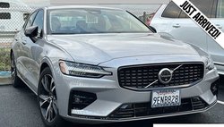 2023 Volvo S60 B5 Plus Dark Theme