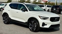 2024 Volvo XC40 B5 Plus Dark Theme