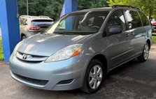 2010 Toyota Sienna LE 8-Passenger