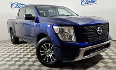 2023 Nissan Titan SV