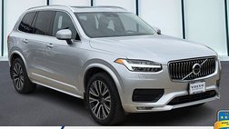 2022 Volvo XC90 T6 Momentum 7-Passenger