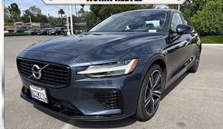 2022 Volvo S60 Recharge T8 R-Design Expression