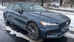 2023 Volvo S60 Recharge T8 Plus Dark Theme