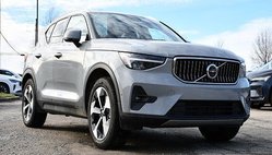 2025 Volvo XC40 B5 Plus Bright Theme