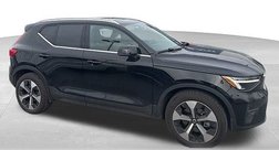 2023 Volvo XC40 B5 Plus Bright Theme