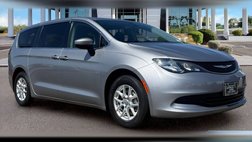 2020 Chrysler Voyager LX