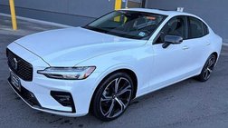 2024 Volvo S60 B5 Plus Dark Theme