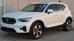 2025 Volvo XC40 B5 Plus Bright Theme