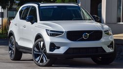 2025 Volvo XC40 B5 Ultra Dark Theme