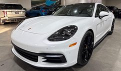 2017 Porsche Panamera 
