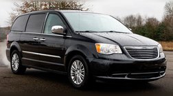 2016 Chrysler Town and Country Touring-L