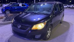 2011 Volkswagen Routan SE