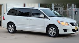 2011 Volkswagen Routan SE