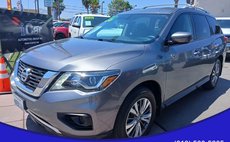 2020 Nissan Pathfinder S