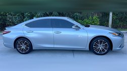 2023 Lexus ES 300h w/ Premium Package