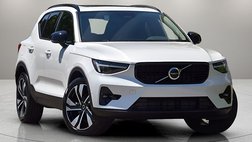 2025 Volvo XC40 B5 Plus Dark Theme