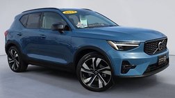 2025 Volvo XC40 B5 Plus Dark Theme