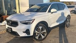 2025 Volvo XC40 B5 Plus Bright Theme