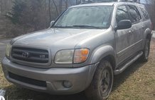 2004 Toyota Sequoia SR5
