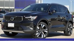 2025 Volvo XC40 B5 Plus Bright Theme