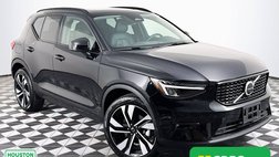 2025 Volvo XC40 B5 Plus Dark Theme
