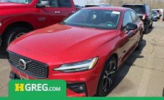 2023 Volvo S60 B5 Core Dark Theme