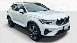2025 Volvo XC40 B5 Plus Bright Theme