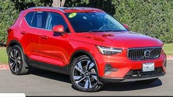 2025 Volvo XC40 B5 Ultra Bright Theme