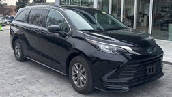 2025 Toyota Sienna LE 8-Passenger