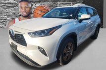 2023 Toyota Highlander Hybrid Bronze Edition