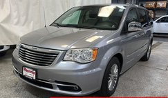 2014 Chrysler Town and Country Touring-L